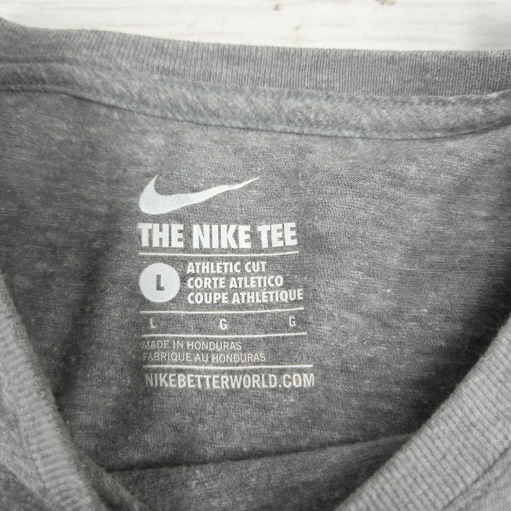 Nike The Nike Tee Graphic T-Shirt Athletic Cut Men Large Grey Blue 581418-06G